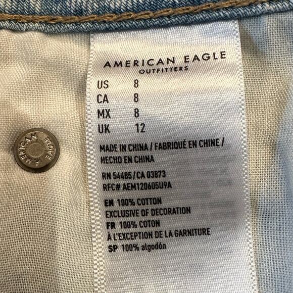 American Eagle Tom Girl Light Wash Destroyed Cut Offs Womens Size 8 - Picture 5 of 8